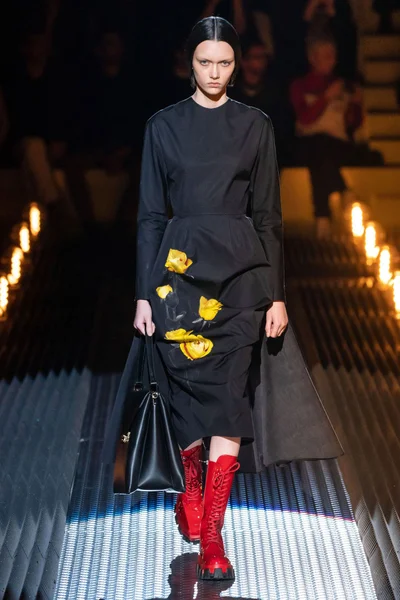 Look 7